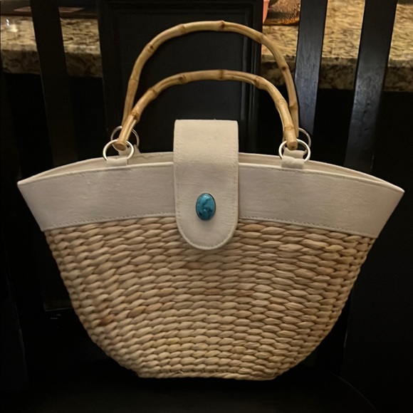 Elegant White and Tan Woven Handbag - Picture 1 of 9